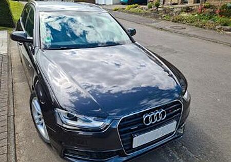 Audi A4 2.0 TDI 130kW quattro S line Avant S line