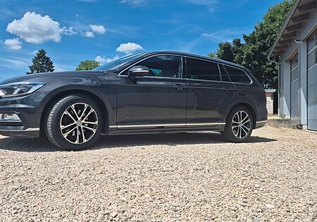 VW Passat Volkswagen 2.0 TDI SCR 140kW DSG R Line