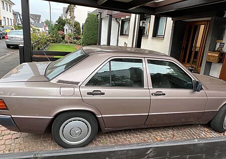 Mercedes-Benz 190