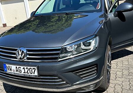 VW Touareg Volkswagen 3.0 V6 TDI SCR 150kW Tiptr Exclusive...