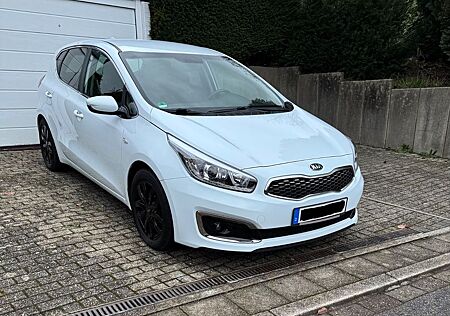 Kia Cee'd / Ceed 1.0 T-GDI Dream-Team Edition Dr...
