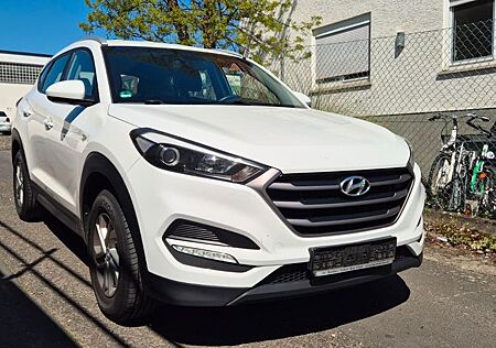 Hyundai Tucson blue 2WD/EURO6/1.6/NAVI/KAMERA
