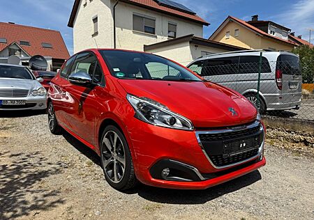 Peugeot 208 1.2 Allure *Navi*Kamera*SHZ*Klimaaut.*Tempom