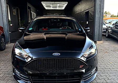 Ford Focus Lim. ST , SPORTSITZE
