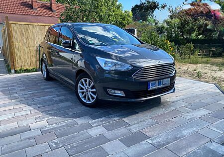 Ford Grand C-Max 1,5 EcoBoost 110kW Titanium 1. Hand