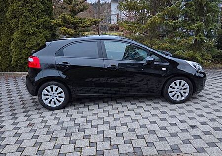 Kia Rio 1.2 FIFA World Cup Edition