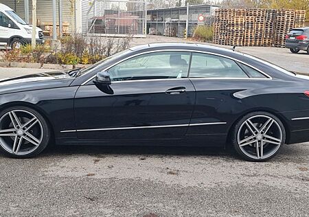 Mercedes-Benz 300 E Coupe