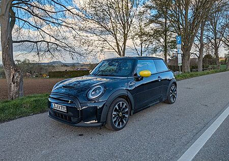 Mini Cooper SE Yours ACC HK Pano Leder HUneu 100%SoH