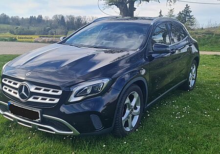 Mercedes-Benz GLA 180 7G - DCT Urban