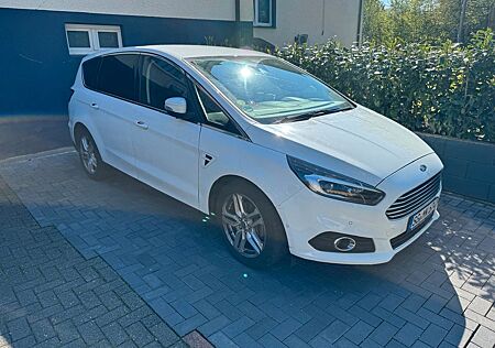 Ford S-Max 2,0 TDCi 110kW Titanium PowerShift Tit...
