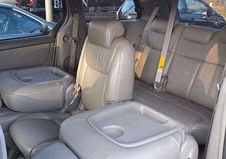 Toyota Sienna 3,3 LPG 8 Sitzer DVD Multimedia FESTPREIS
