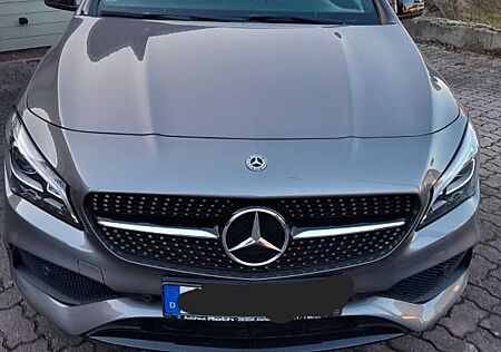 Mercedes-Benz CLA 180 -
