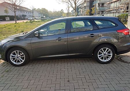 Ford Focus 1,0 EcoBoost 92kW Business Turnier Bus...
