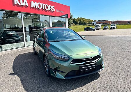 Kia Cee'd Ceed 1.5T-GDI DCT7 Spirit JBL Navi Kamera LED