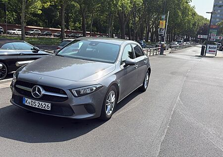 Mercedes-Benz A 180 | Distronic Plus | LED | Automatik