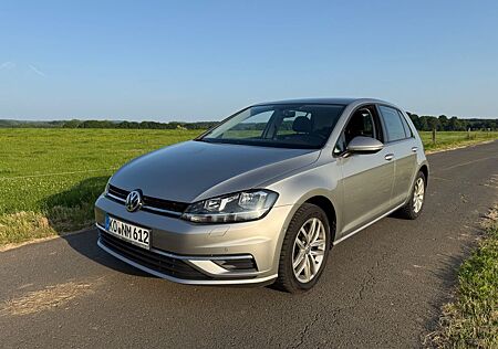 VW Golf Volkswagen 1.6 TDI SCR Comfortline ERGO TEL PLA SHZ LM