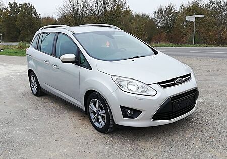 Ford Grand C-Max 1,6TDCi/7SITZER/NAVI/Zahnriemen Neu