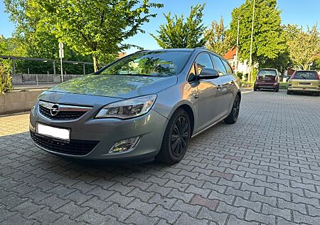Opel Astra J Sports Tourer 1.6