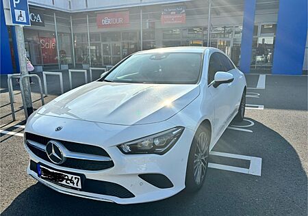 Mercedes-Benz CLA 180 -