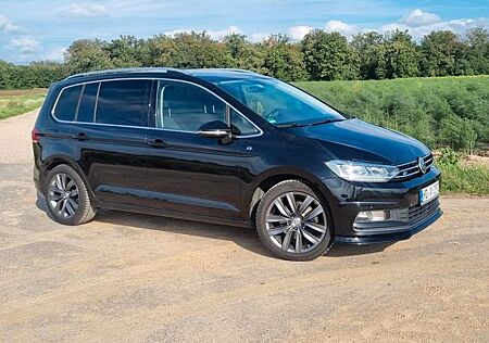 VW Touran Volkswagen 2.0 TDI 150PS R Line Bi LED Alcantara AHK