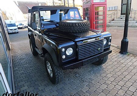 Land Rover Defender 90 TD5 Soft Top original Cabrio Two