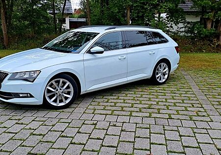 Skoda Superb 2.0 TDI 190PS Zahnriemen uvm neu