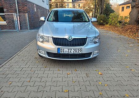 Skoda Superb 2.0 TDI 125kW DSG Exclusive Exclusive