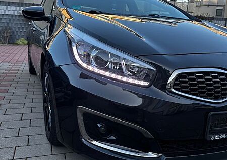 Kia Cee'd / Ceed 1.4 CVVT Attract Attract