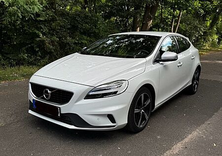 Volvo V40 D3 Automatik/R-Design/TÜV 08.26/Service Neu