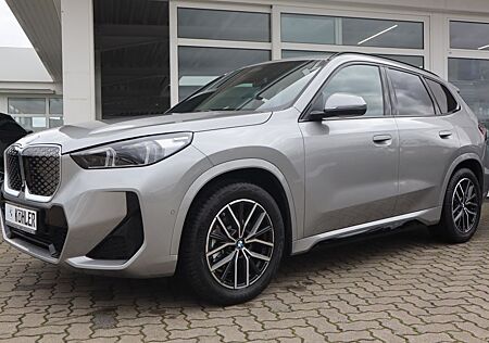 BMW iX1 gebraucht kaufen BMW iX1 xDrive30 M Sport/AHK/HK/360°/Head-Up/Driving