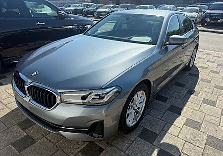 BMW 530d Steptro LED ParkAssist Leder HeadUp LiveC.