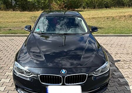 BMW 330e iPerformance Advantage Advantage