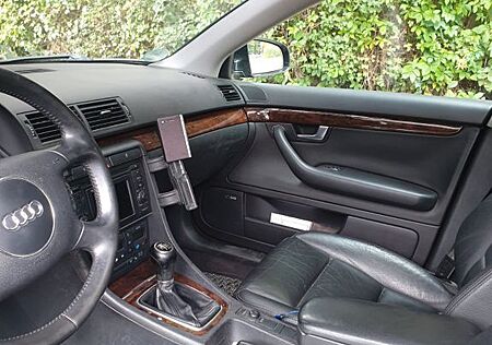 Audi A4 1.9 TDI Leder Xenon Navi Bose AHK SH SD Tempo