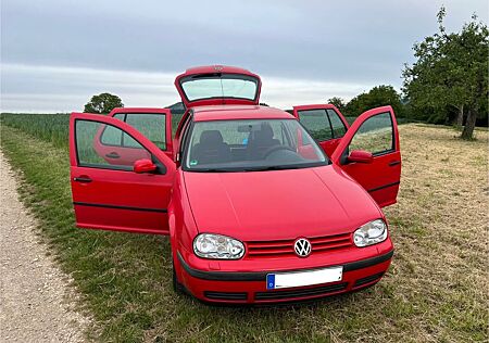 VW Golf Volkswagen 1.4 16V Scheckheft; SHZ; Zahnriemen neu