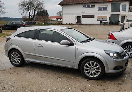 Opel Astra GTC 1.6 Twinport 77kW GTC
