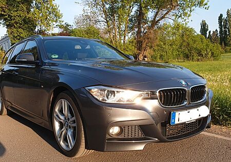 BMW 320d Touring M-Sportpaket Panoramadach Vollleder