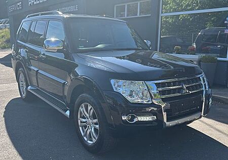 Mitsubishi Pajero 3.2 DI-D Top *1 HAND*SCHECKHEFT*TOP*