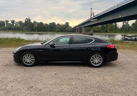 Porsche Panamera 4S S