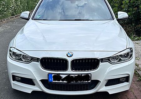 BMW 320i xDrive Touring Automatic -