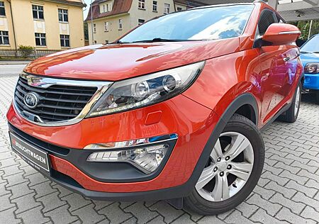 Kia Sportage Spirit 2WD +Xenon+Navi+SHZ+Pano+Dachbox