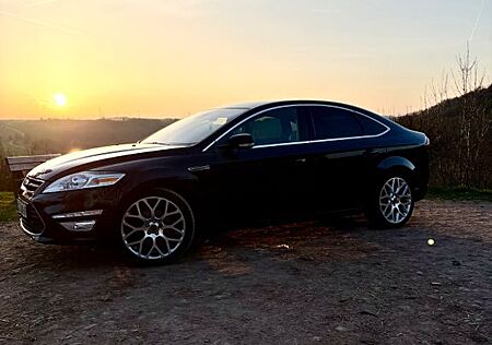Ford Mondeo 2,0 EcoBoost 176kW Powershift Standheizun
