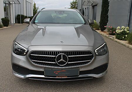 Mercedes-Benz E 220 E 220d-T*HuD*LED*NAVI*AHK*STANDHZ*SHZ*WIDESCREEN