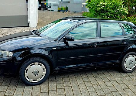 Audi A3 1.6 tiptronic Ambiente Sportback Ambiente