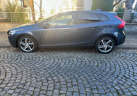 Volvo V40 T2 - 2.0 Momentum