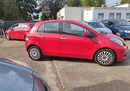 Toyota Corolla Yaris 1.33vvti, Klimaautomatik, Alufelgen.
