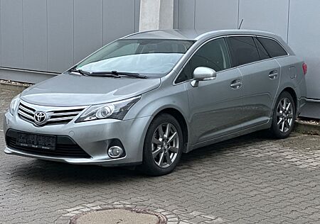 Toyota Avensis Kombi Executive Top Zustand