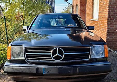 Mercedes-Benz 200 E (W124)
