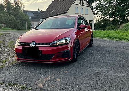 VW Golf Volkswagen 2.0 TSI DSG GTI GTI