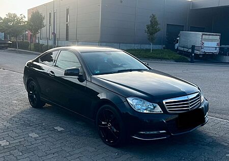 Mercedes-Benz C 180 Coupé -Navi+Leder+Sitzheizung Black