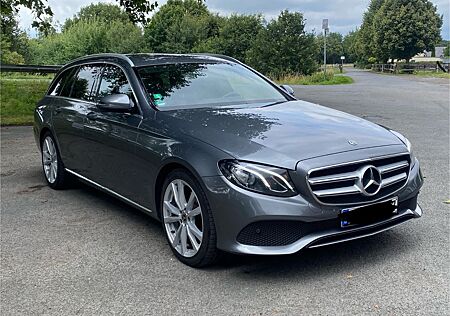 Mercedes-Benz E 220 d T Autom. TÜV & Serv NEU MB 100 Garantie